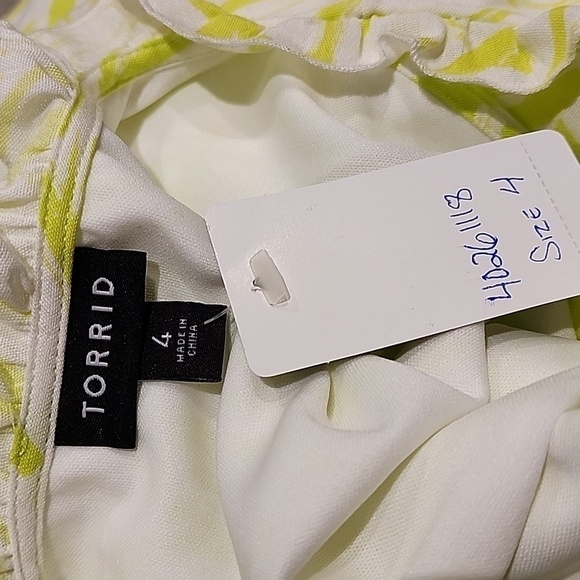 Torrid - Midi Wash Gauze Tiered Dress in Floral Yellow​​​​​​​​ - Picture 7 of 13